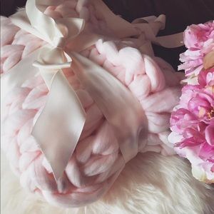 Baby pink- hand knit blanket